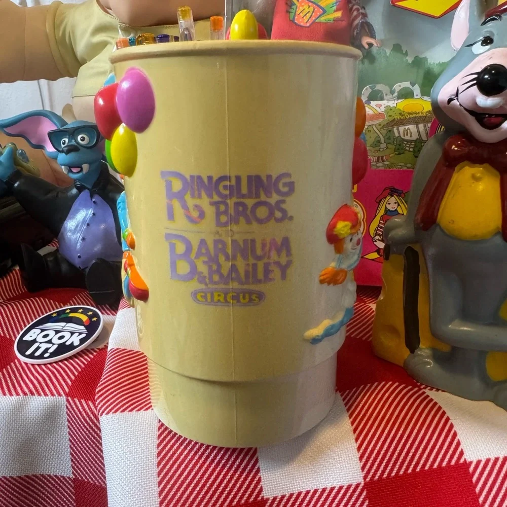 VINTAGE RINGLING BROTHERS CIRCUS CUP‎
